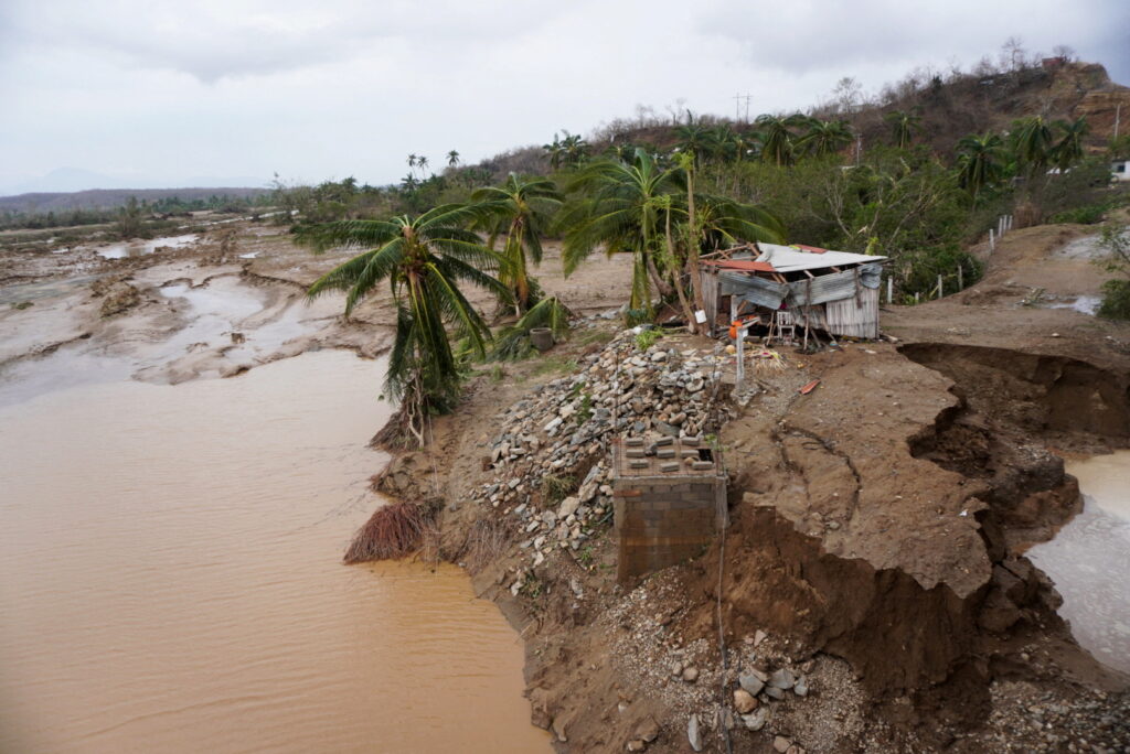 77 escuelas de Conafe en el estado de Oaxaca, afectados por huracán Agatha Foto: Internet