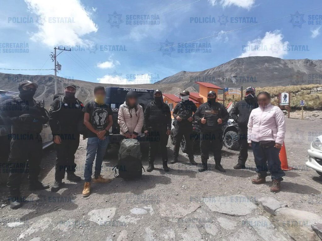 SSE: Policías de Alta Montaña auxiliaron a 3 personas extraviadas en el Nevado de Toluca *FOTOS SSE