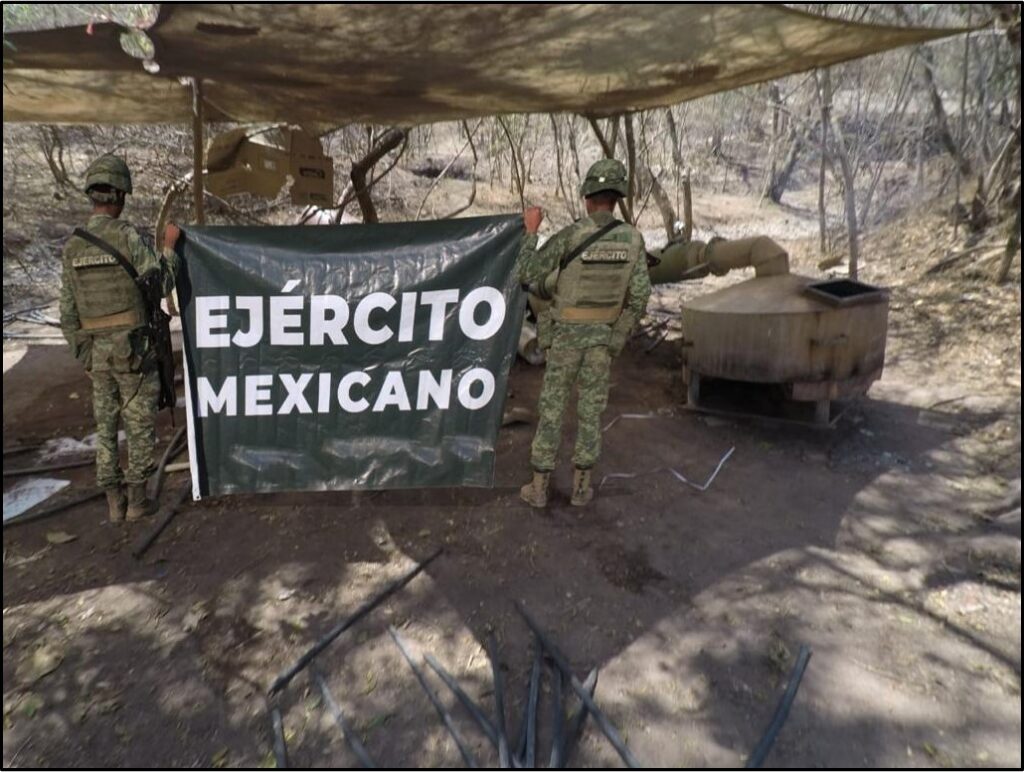 SEDENA aseguró narco laboratorios, armamento y equipo en Sinaloa, Sonora y Colima Fotos: SEDENA