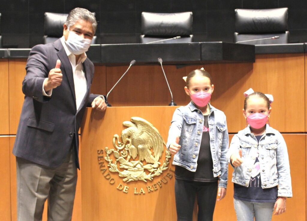 Celebra senador del PAN vacunación a niñas y niños, pero exige no les apliquen vacuna cubana
