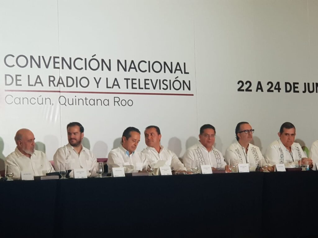 Piden desmantelar 400 estaciones de radio ilegales en México; son operadas por grupos delictivos Foto: Internet