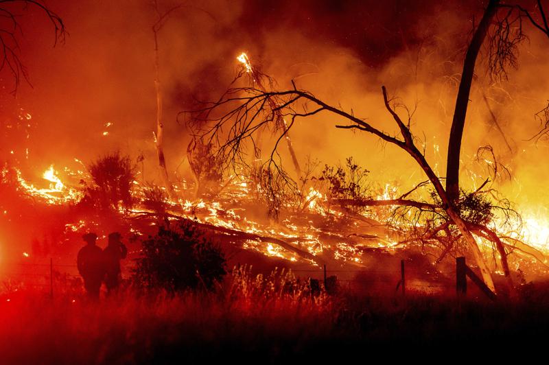 California: Incendio forestal deja varadas a varias personas Foto: AP