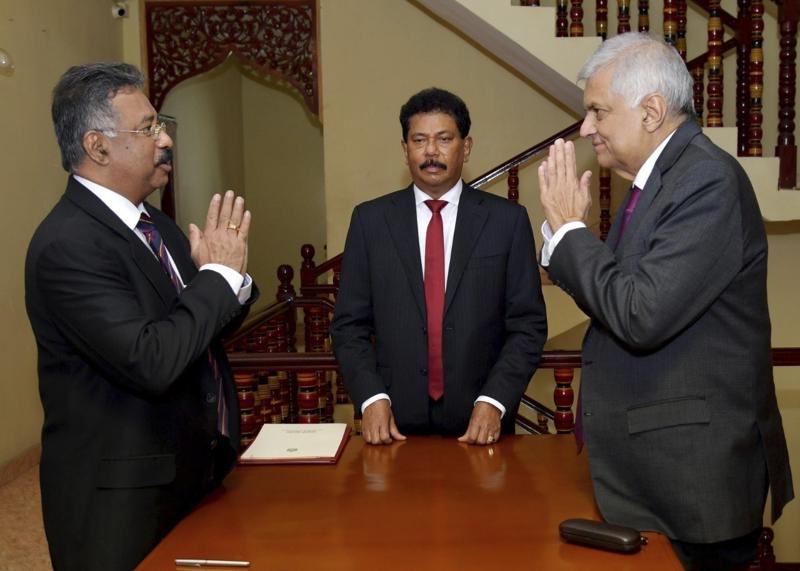 Sri Lanka: Primer ministro jura como presidente interino Foto: AP