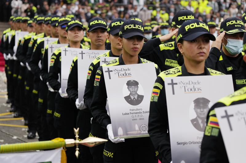 Honran memoria de 36 policías asesinados en Colombia Foto: AP