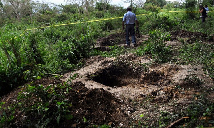 Localizan restos de 23 personas entre Michoacán y Jalisco