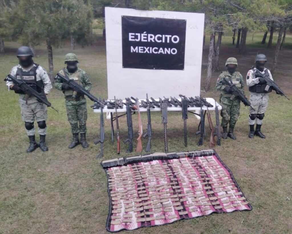 Guardia Nacional detiene a 3 personas, asegura armamento, vehículos, narcótico, equipo táctico y desmantela un narco laboratorio *FOTOS GN / SEDENA