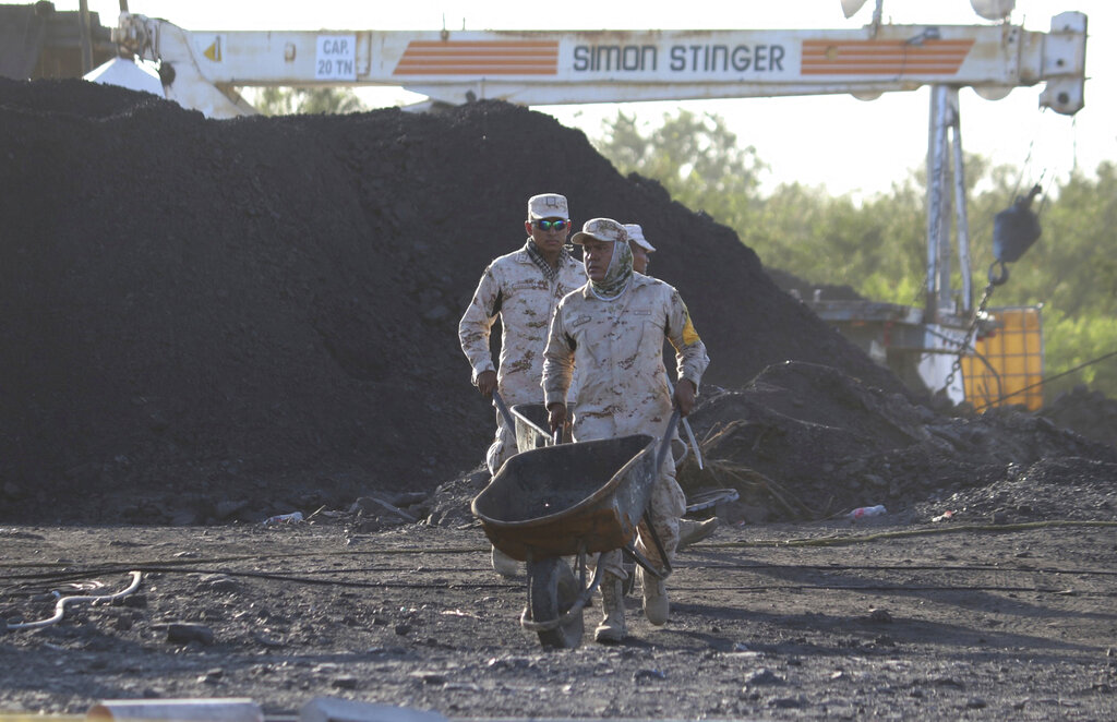 Evalúan nuevas opciones para rescate de mineros en México