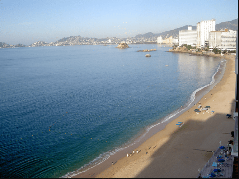 Tres playas de Acapulco Guerrero no son aptas para vacacionistas: Cofepris Foto: Internet