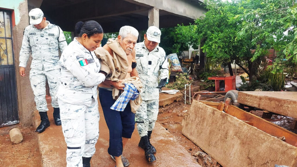 Continúa el apoyo a damnificados por tormentas en Sonora