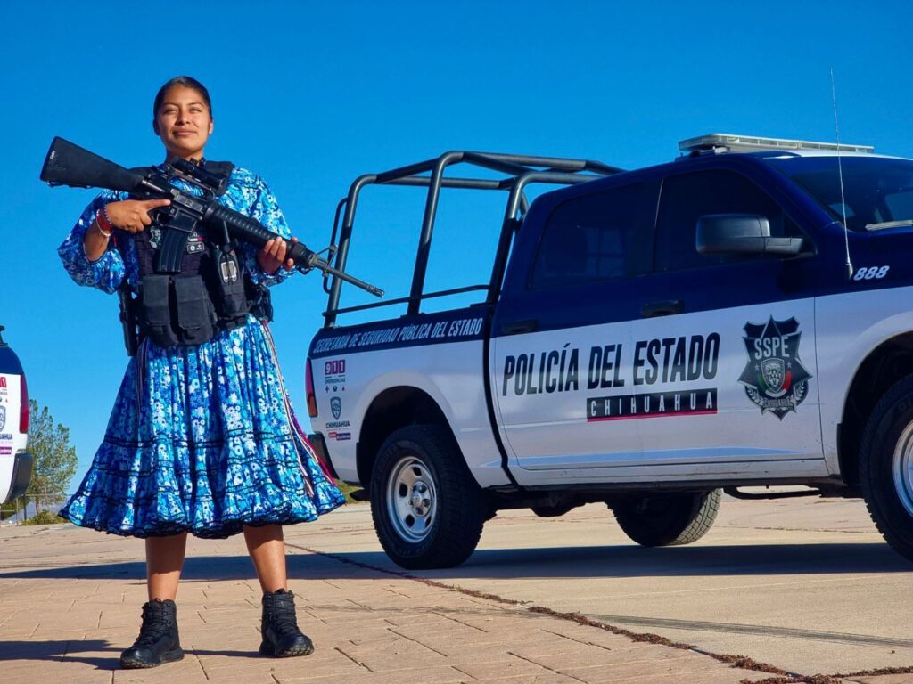 Liliana Moreno Holguín, primer mujer "Rarámuri" en formar parte de la Policía Estatal de Chihuahua