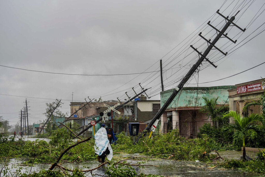 Toda Cuba se queda sin luz tras paso del huracán Ian