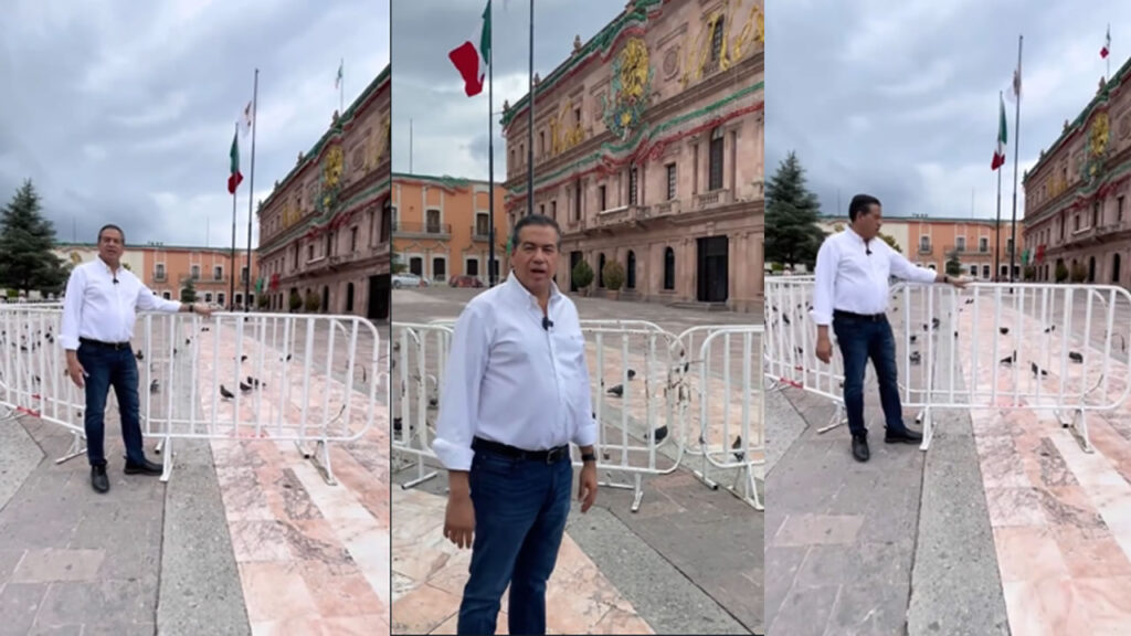 Critica Mejía Berdeja vallas afuera del Palacio Rosa