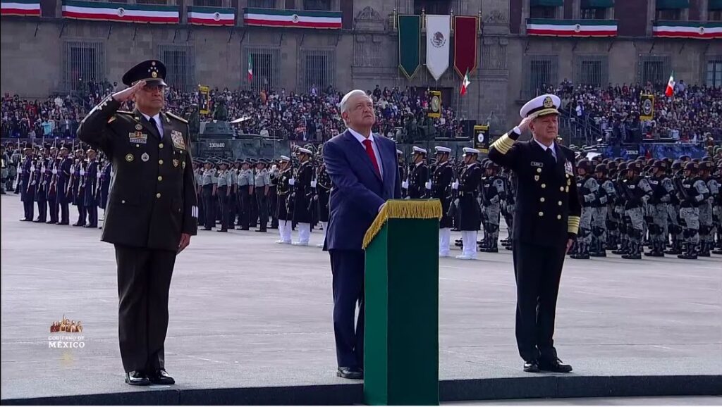 López Obrador celebra Independencia con la Guardia Nacional