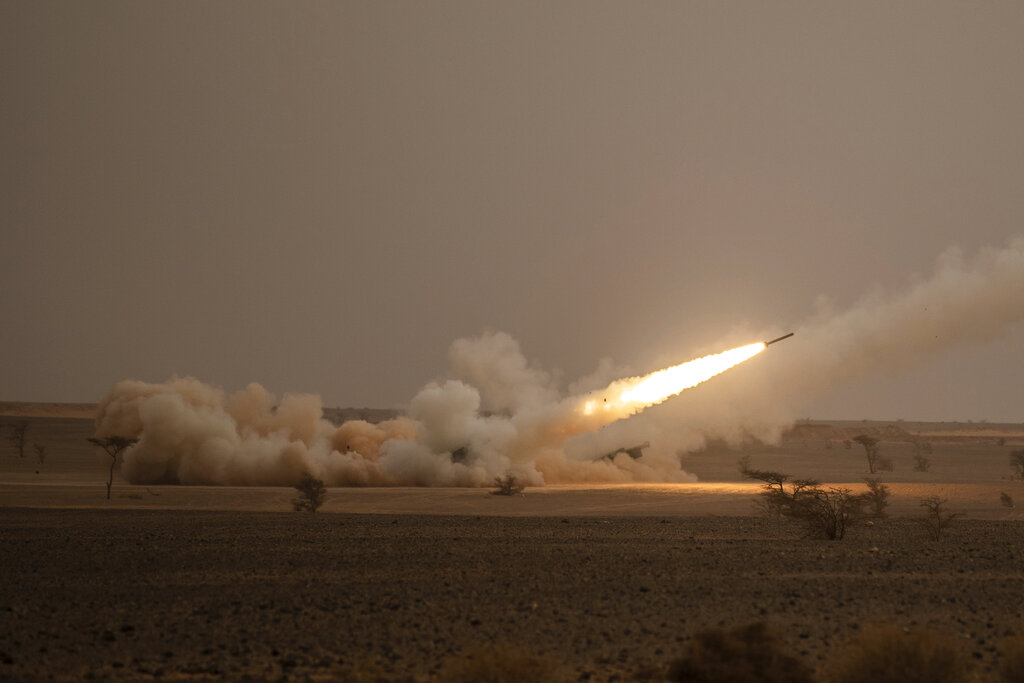 EUA anuncia nueva ayuda militar a Ucrania; incluye cohetes