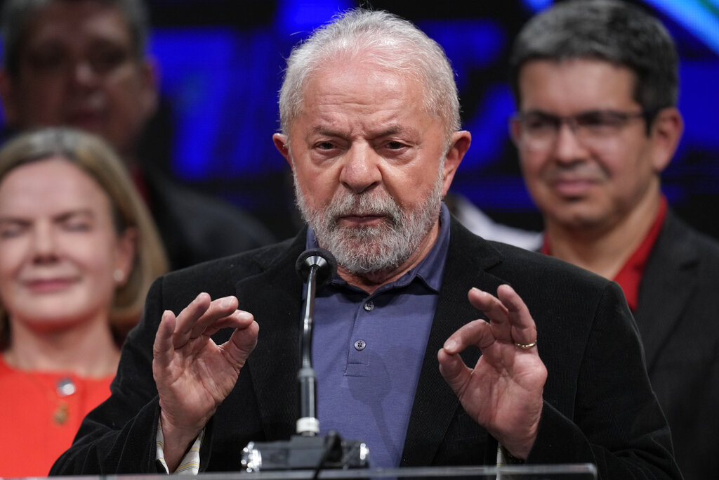 Bolsonaro y Lula disputarán 2da vuelta tras reñida votación
