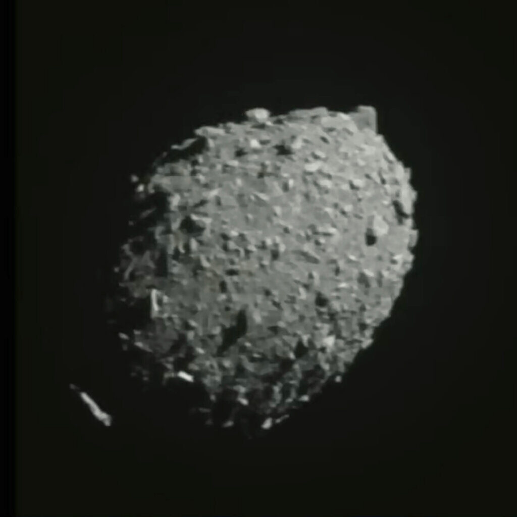 NASA: Impacto de sonda cambió trayectoria de asteroide