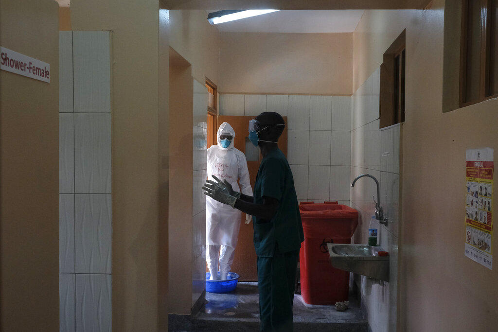 Brote de ébola en Uganda "evoluciona rápidamente", dice OMS