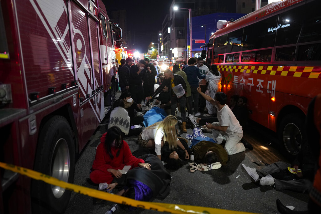 Autoridades: Más de 140 muertos en estampida humana en Seúl