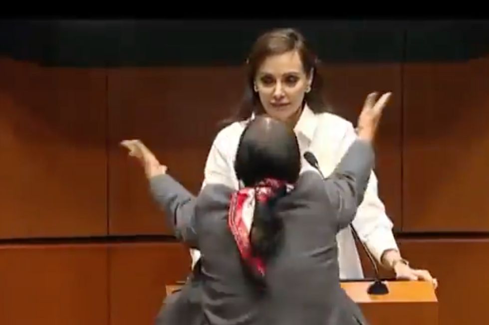 Senadora encara a Lilly Téllez en la tribuna del Senado: Video