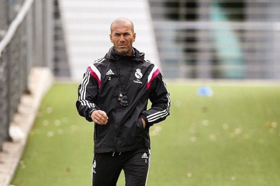 Zidane asegura su regreso de forma activa al fútbol