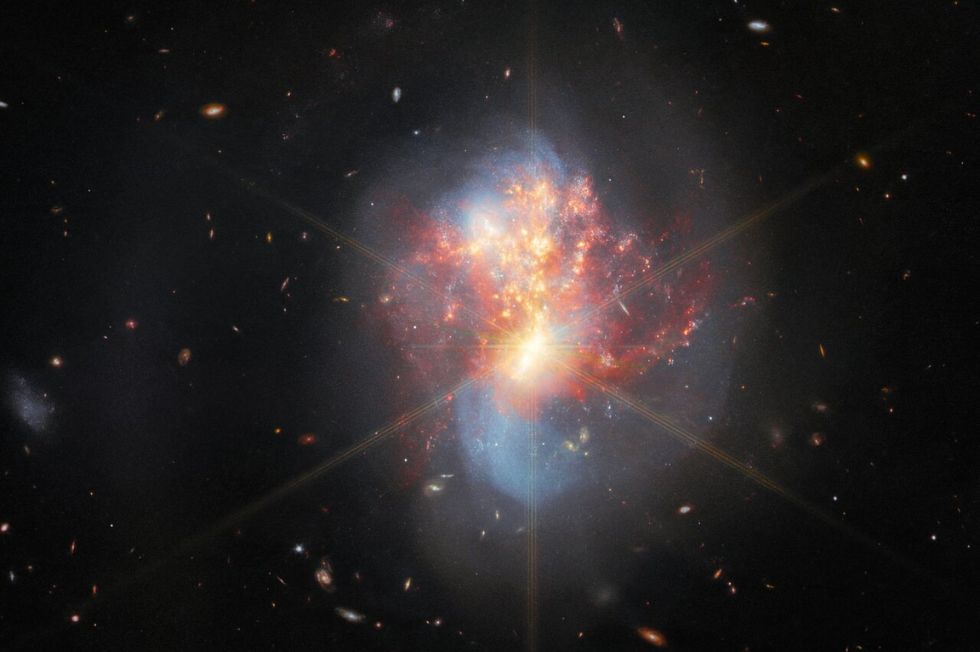 El Telescopio James Webb capturó la imagen de dos galaxias en proceso de fusión