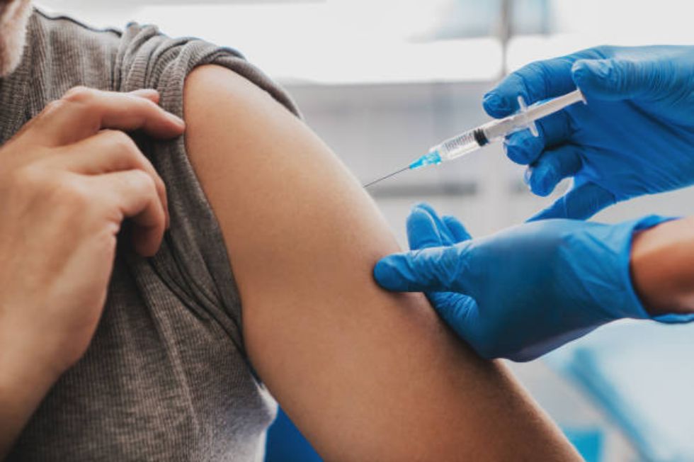 Inicia IMSS campaña de vacunación contra influenza