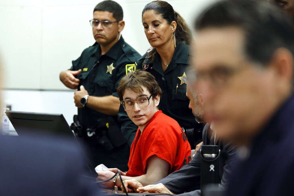 Florida: Dan cadena perpetua a autor de masacre escolar
