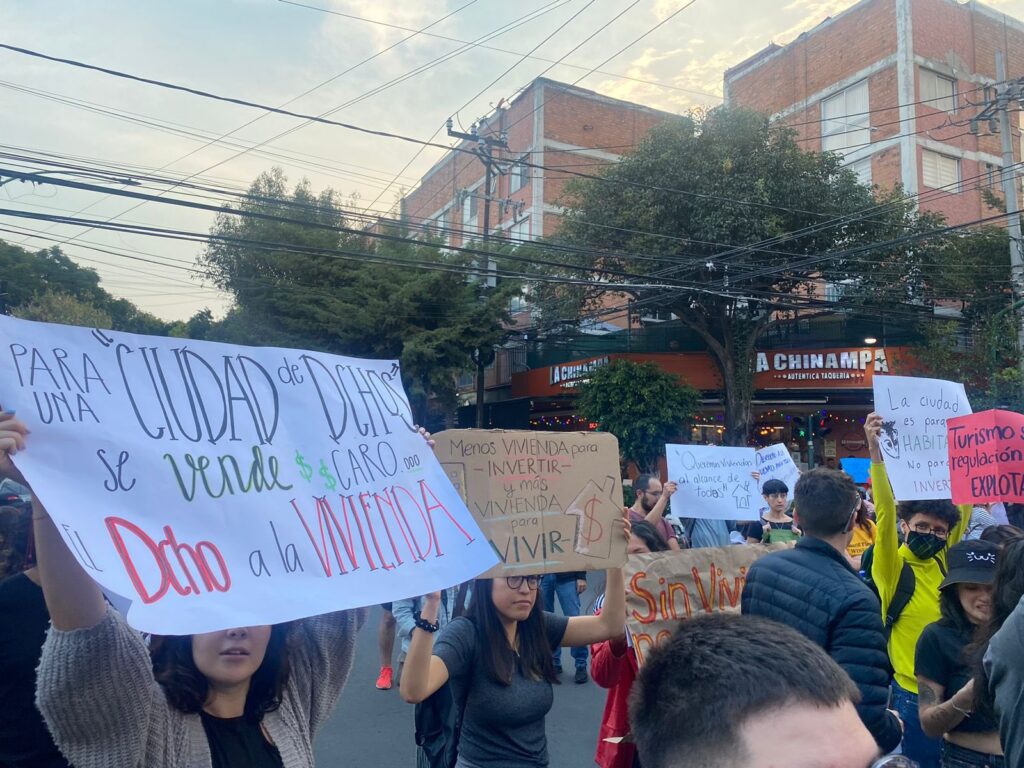 En CDMX realizan primer protesta por el derecho a la vivienda
