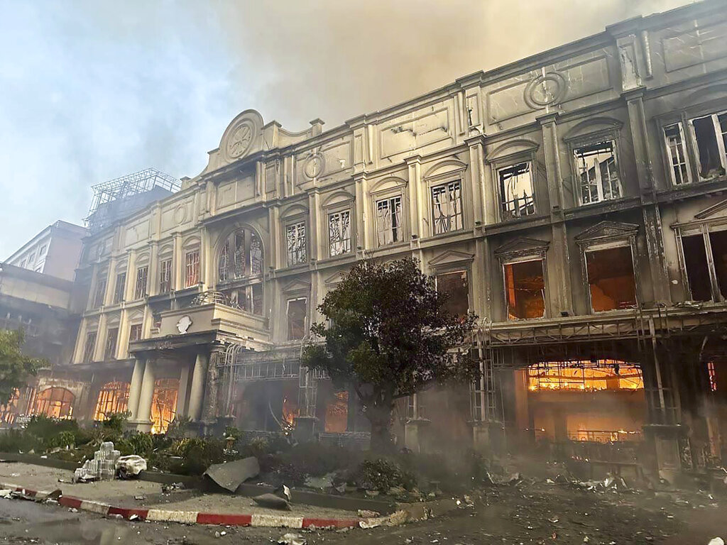 Camboya: Incendio en hotel-casino deja al menos 19 muertos