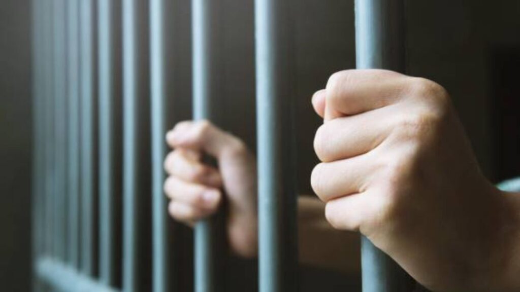 FGR obtiene prisión en contra de 7 personas por huachicoleo en Axapusco, Edomex.