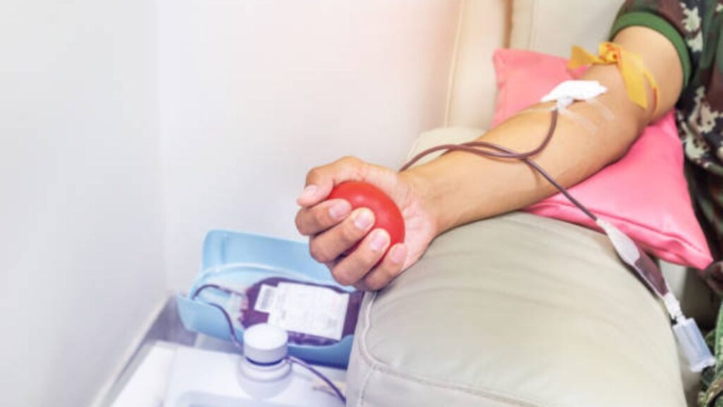 Proponen senadores petistas pagar día a trabajadores que acudan a donar sangre