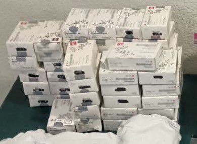 Hallan mil tabletas y ampolletas de medicamento controlado en Aeropuerto de Querétaro