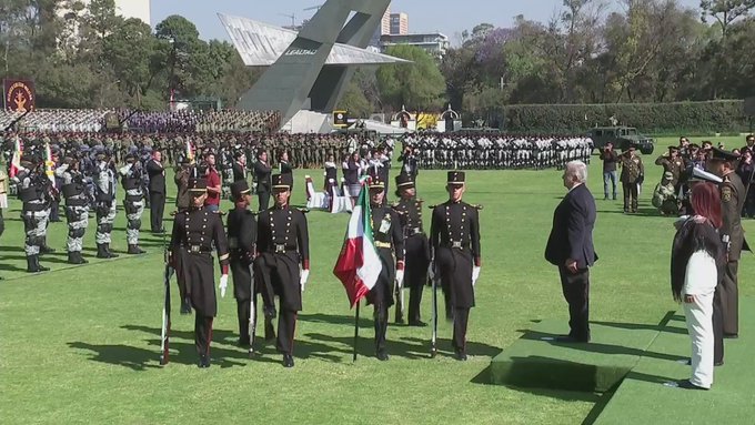 AMLO conmemora Día de la Bandera junto a Gertz y Creel, Norma Lucía Piña se ausenta