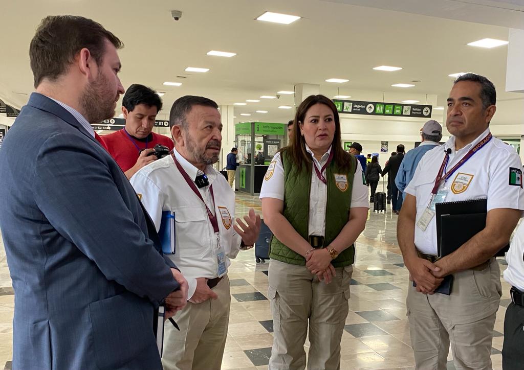Diplomáticos de Colombia conocen operatividad migratoria en el AICM: INM