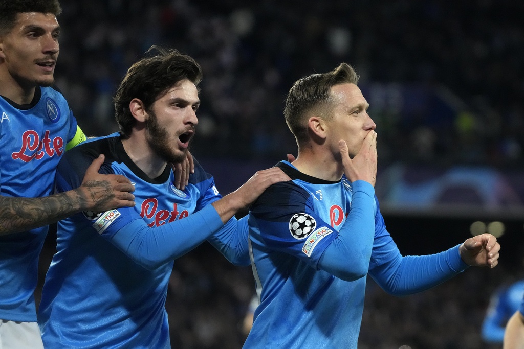 Napoli avanza a cuartos de 'Champions' por 1ra vez