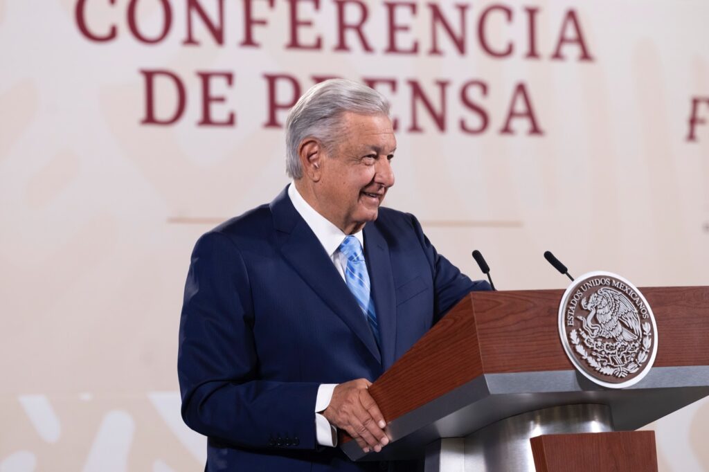 AMLO asegura que “es más seguro México que Estados Unidos” en respuesta a alertas de viaje