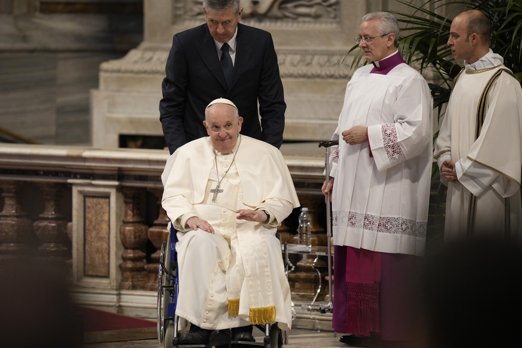 Papa no presidirá Vía Crucis debido al frío
