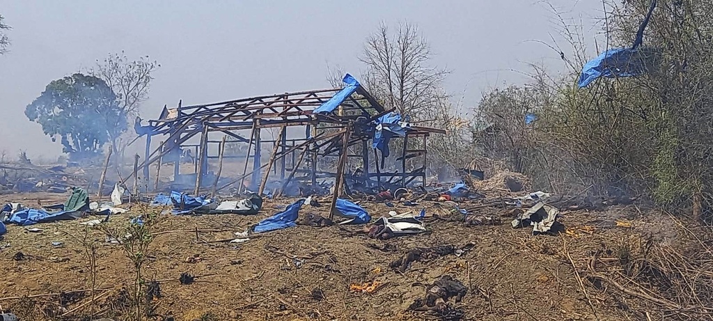 Myanmar: 100 muertos en ataque aéreo de militares a aldea