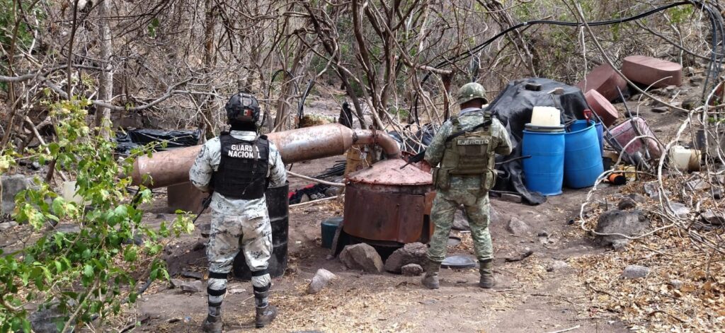 En Michoacán desmantelaron laboratorio para elaboración de drogas sintéticas