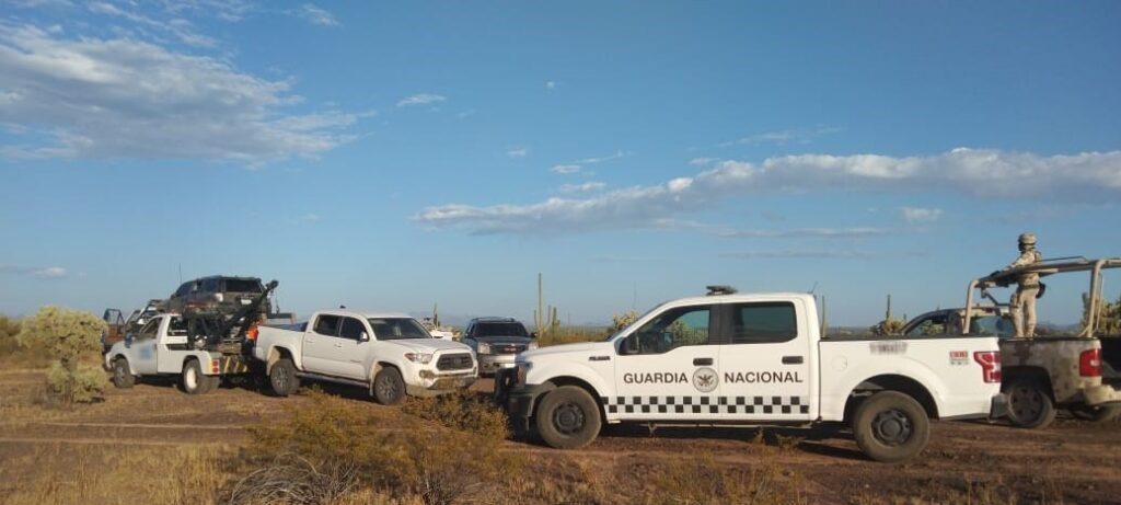 GN y SEDENA aseguraron en Sonora vehículos con material bélico