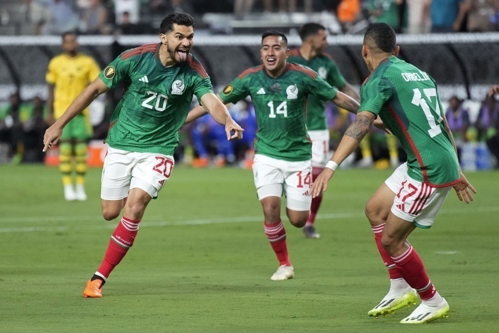 México aplasta 3-0 a Jamaica y enfrentará a Panamá en la final de la Copa Oro
