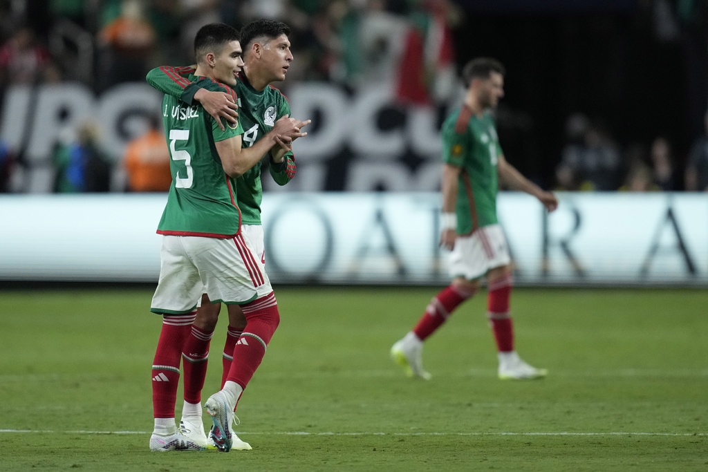 West Ham ficha al volante mexicano Edson Álvarez de Ajax