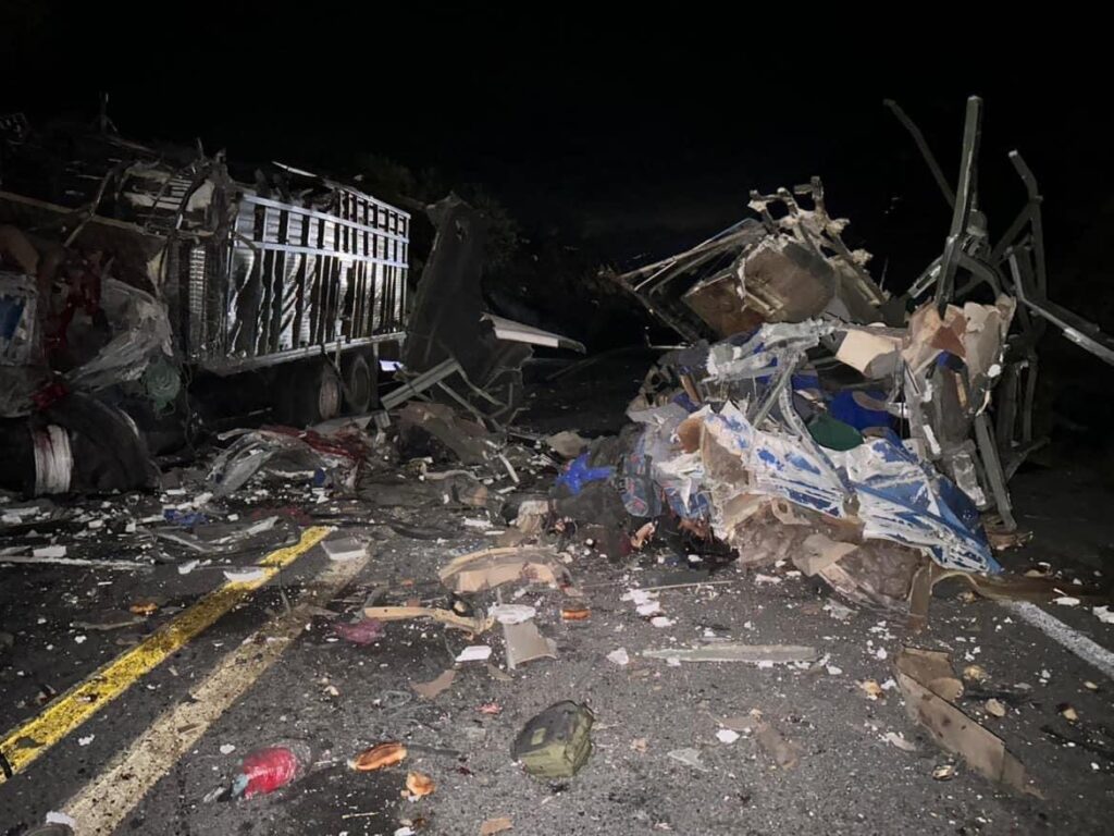 15 muertos tras choque en autopista Cuacnopalan-Oaxaca