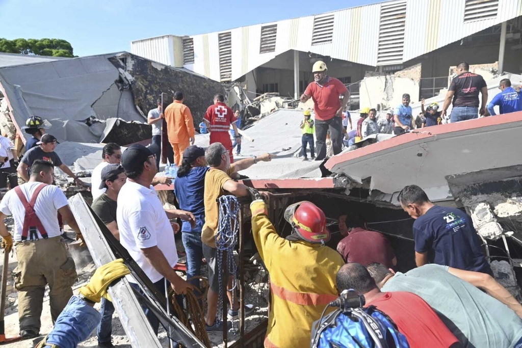Cuerpos de rescate avanzan en remoción de escombros de iglesia colapsada en Tamaulipas