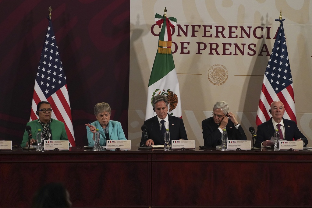 Aumento de migración y tráfico de drogas sintéticas dominan diálogos entre EUA y México