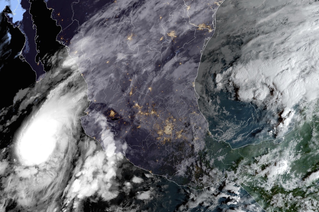 Lidia toca tierra en México como huracán de categoría 4 cerca de Puerto Vallarta
