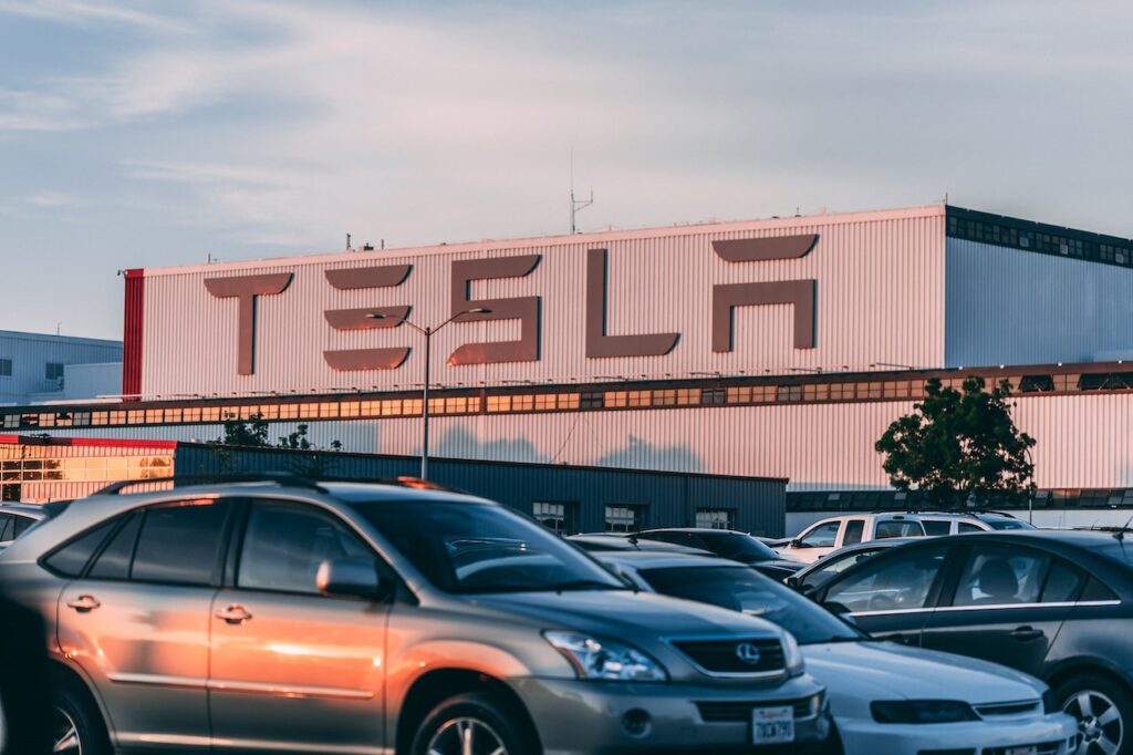 Tesla pide a México infraestructura energética y vial para iniciar construcción de planta de autos