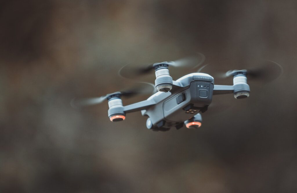 Avalan diputados en comisiones iniciativa de AMLO para regular drones