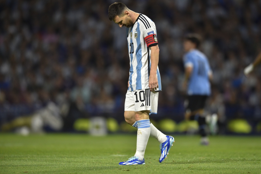 Uruguay baja del pedestal a la Argentina en eliminatorias para Mundial
