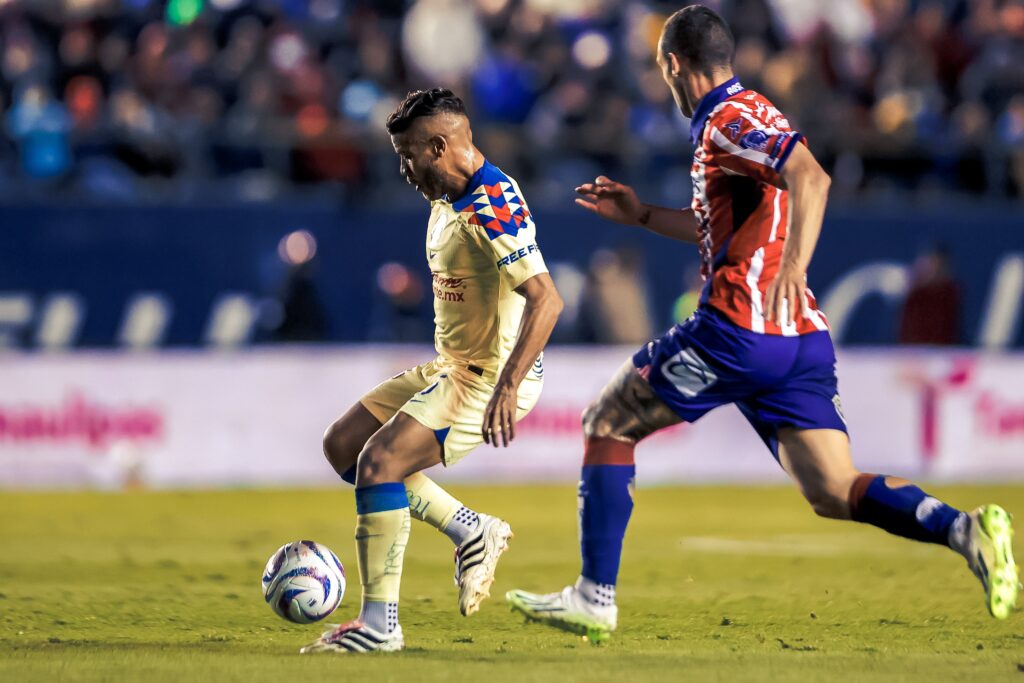 América vence 1-0 a San Luis y llega a 14 jornadas sin derrota en México